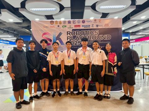 นักเรียนเข้าร่วมแข่งขัน มหกรรมหุ่นยนต์แห่งประเทศไทย