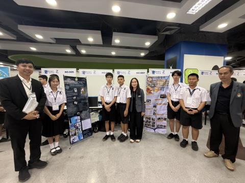 นักเรียนเข้าร่วมแข่งขัน มหกรรมหุ่นยนต์แห่งประเทศไทย