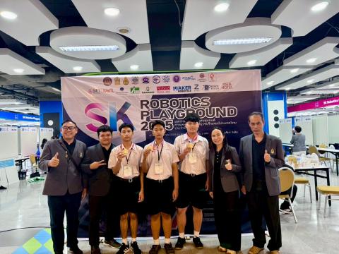 นักเรียนเข้าร่วมแข่งขัน มหกรรมหุ่นยนต์แห่งประเทศไทย