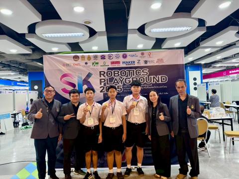 นักเรียนเข้าร่วมแข่งขัน มหกรรมหุ่นยนต์แห่งประเทศไทย