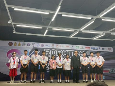 นักเรียนเข้าร่วมแข่งขัน มหกรรมหุ่นยนต์แห่งประเทศไทย