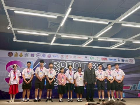 นักเรียนเข้าร่วมแข่งขัน มหกรรมหุ่นยนต์แห่งประเทศไทย