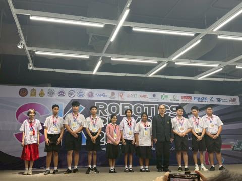 นักเรียนเข้าร่วมแข่งขัน มหกรรมหุ่นยนต์แห่งประเทศไทย